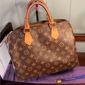 ⭐️OBO⭐️Beautiful Authentic LV 30 Speedy Monogram Louis Vuitton Make an offer!!